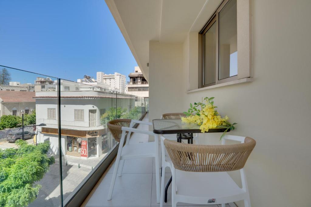 Larnaca City Centre Apartment | Lemon Paradise City centre 200m from beach