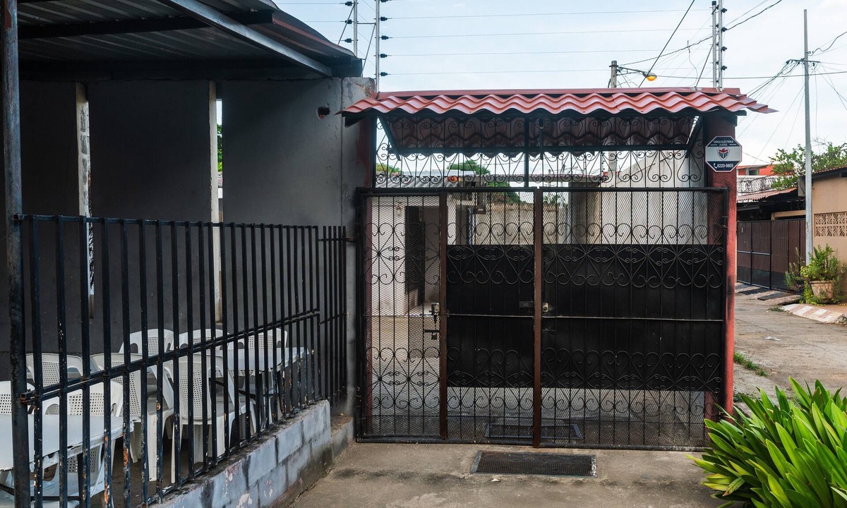 Managua House | Lovely house with AC in charming Managua 1 bedroom room