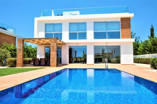 Peyia Town House | Luxuriöse Villa Mit Privatem Pool Und Whirlpool
