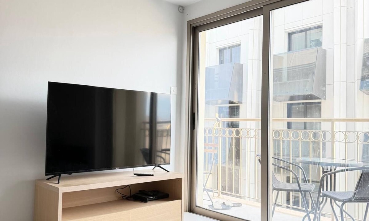 Larnaca City Centre Apartment | Luxury 2BR Apartment · 1 min to Beach