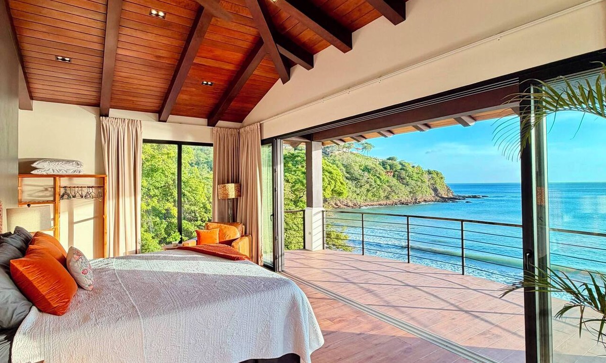 San Juan del Sur House | Luxury Beachfront Villa: Pool/Gym/WIFI