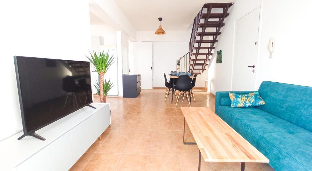 Skala House | Luxury private rooms -SEA VIEW, NETFLIX, GYM- 5 Min from beach! - private room in shared apartment