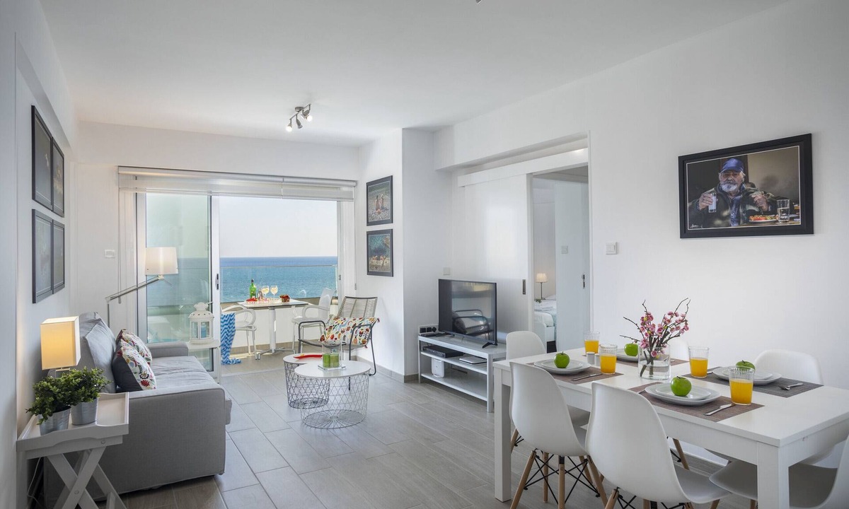 Larnaca Apartment | Mackenzie Zoe Seafront Suite