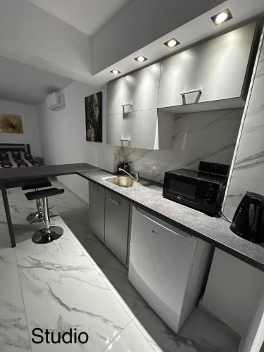 Paphos Apartment | Maria’s studio