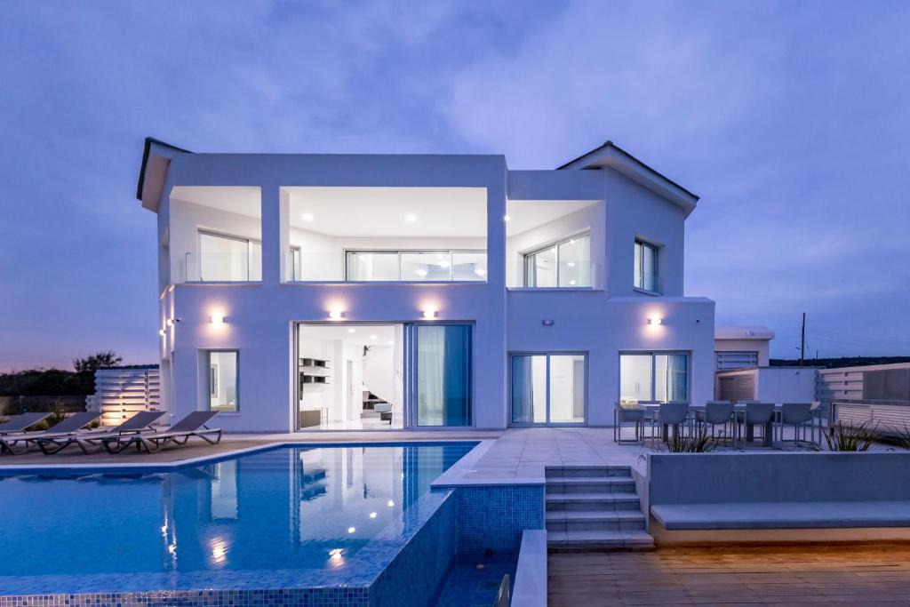 Agios Theodoros Villa | Mediterranean Dream Beachfront Villa
