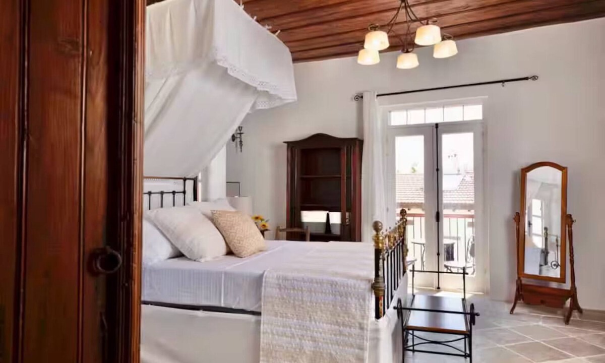 Mesana Cottage | Melissothea Stone Suites Anoi - first floor