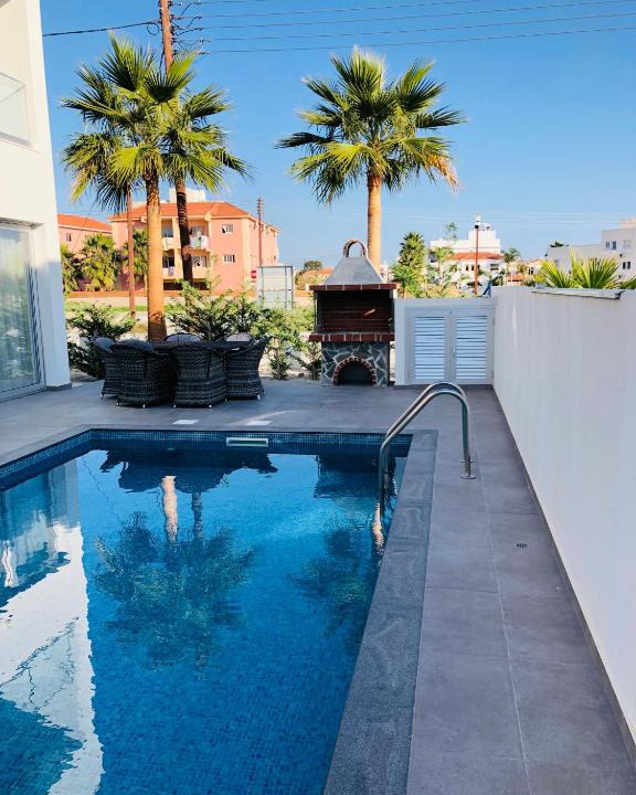 Oroklini Villa | Mobina Villas