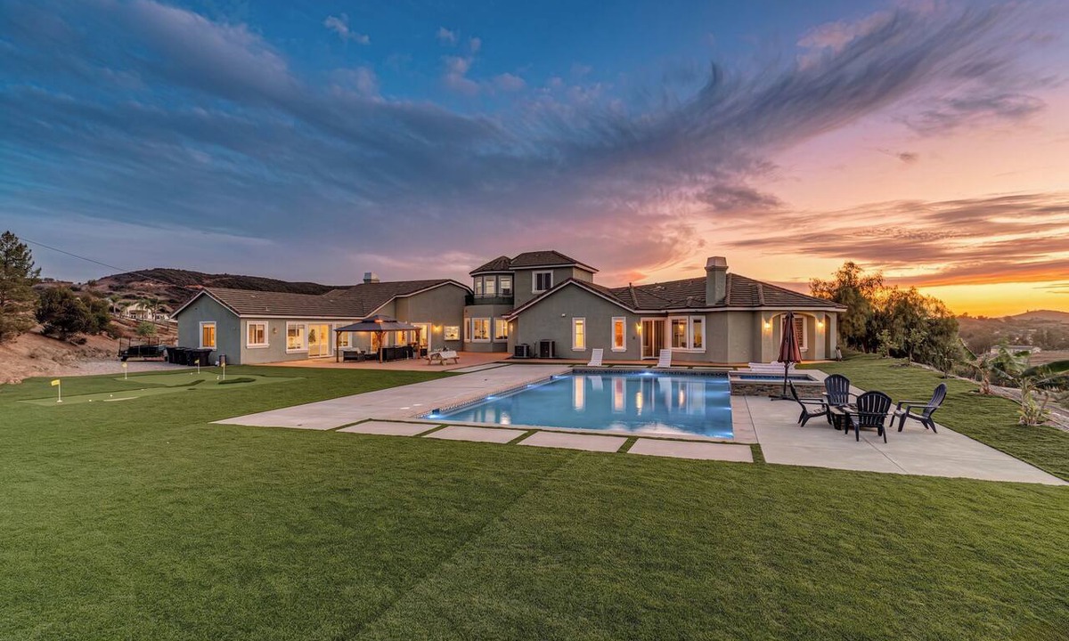 Murrieta House | Murrieta Manor - Temecula 6-Acre Estate, 50ft Pool, Spa, Theater & Mini Golf
