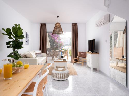 Universal House | Nephele-stylish 2bd Townhouse In Kato Paphos