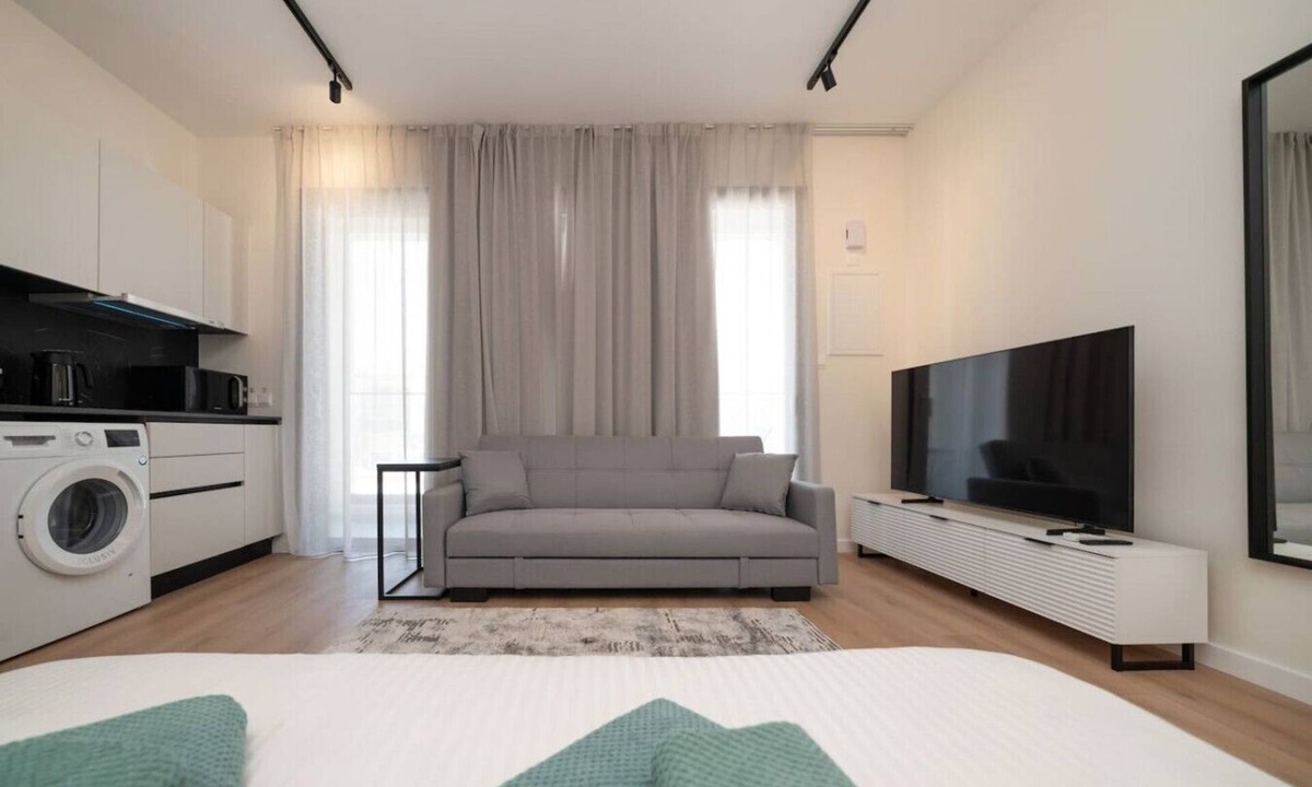 Historical Center Apartment | New Centre Studio with Balcony
