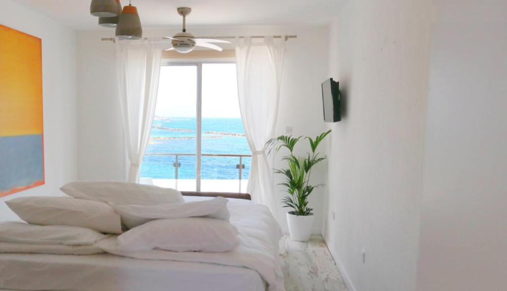 Paphos Apartment | NomaSuites - Sea Studio