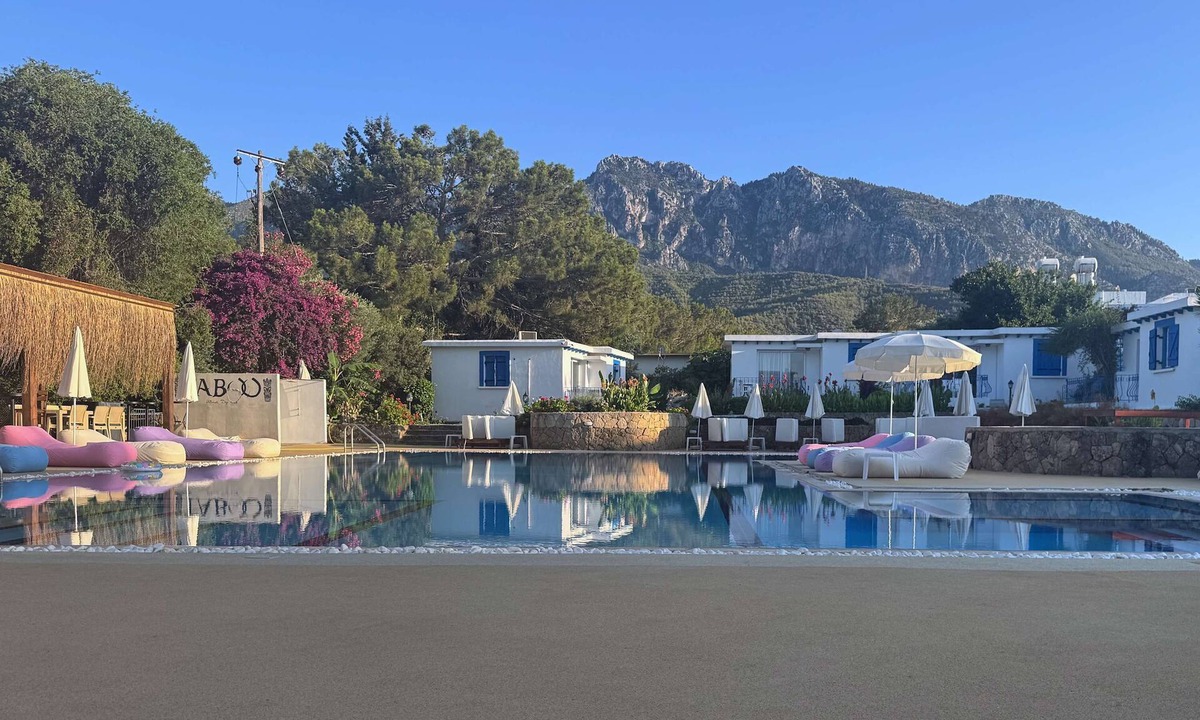 Kyrenia District House | One bedroom Bungalow with pool and mountain views