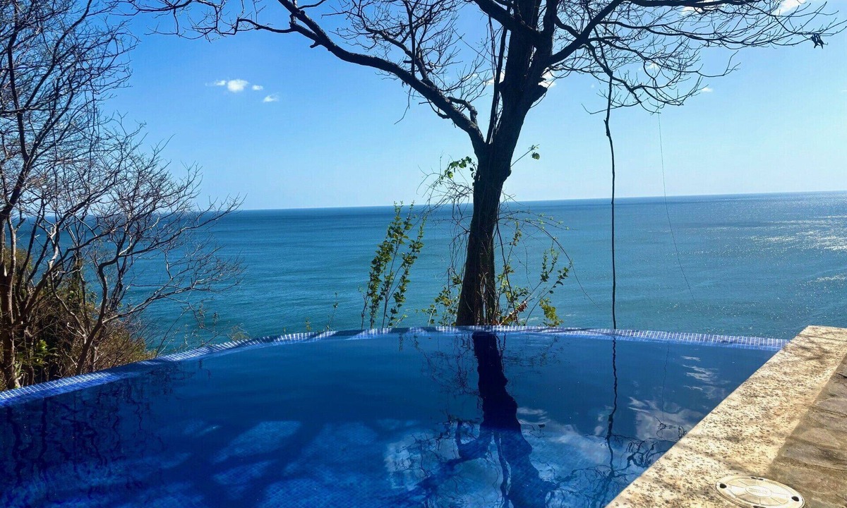 Playa La Redonda House | Pacific Ocean Clifftop Oasis, with short walk to a private beach in Redonda Bay