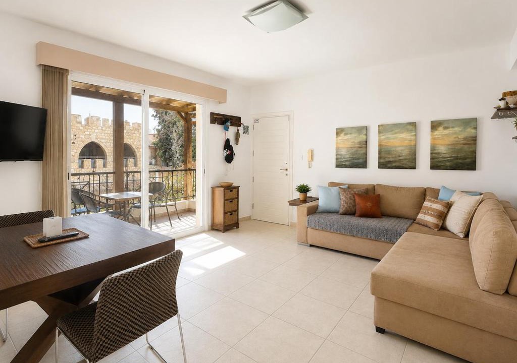 Paphos Apartment | Paphos Eye 360 Roman Hotel, Lighthouse & Sea View