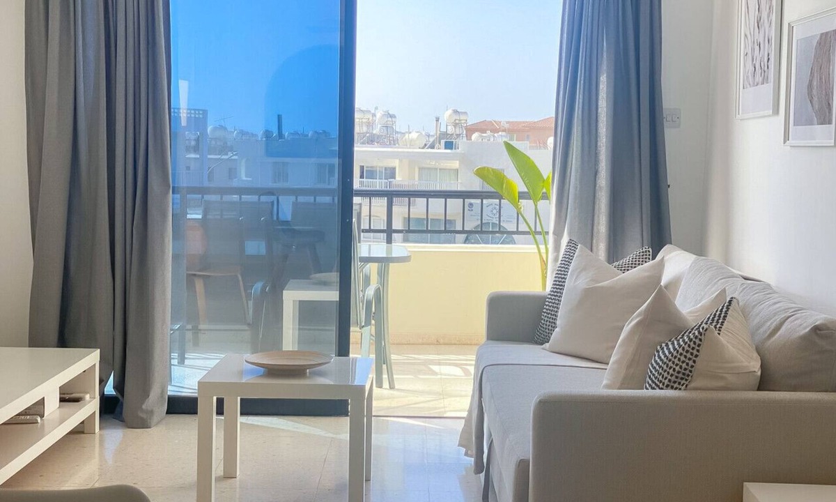 Paphos Apartment | Phaedrus Living: Byzantium Modern City Flat