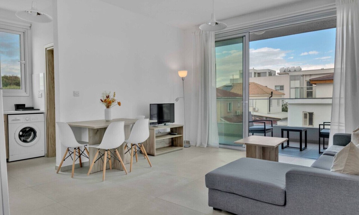 Strovolos Apartment | Phaedrus Living: Eolus Residences Hera