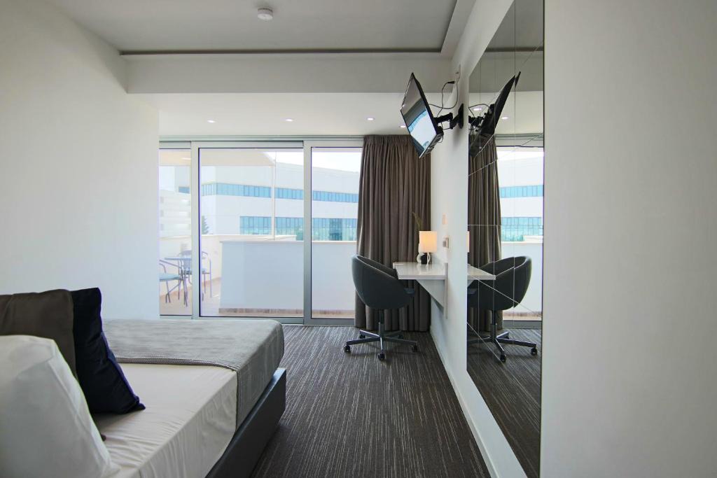 Acropolis Apartment | Phaedrus Living: Luxury Suite Nicosia 504