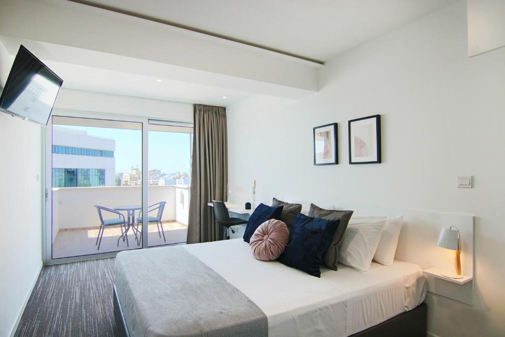Acropolis Apartment | Phaedrus Living: Luxury Suite Nicosia 505