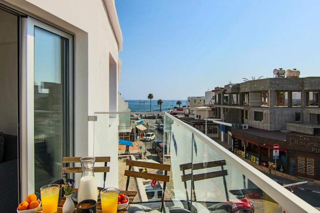 Paphos Apartment | Phaedrus Living: Seaside Luxury Flat Lighthouse 65