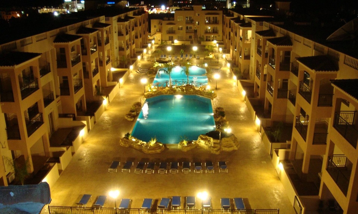 Paphos Apartment | Prime Location Ground Floor, 1 bed apartment. 2 Lagoon Pools, UK TV, FREE Wi-Fi