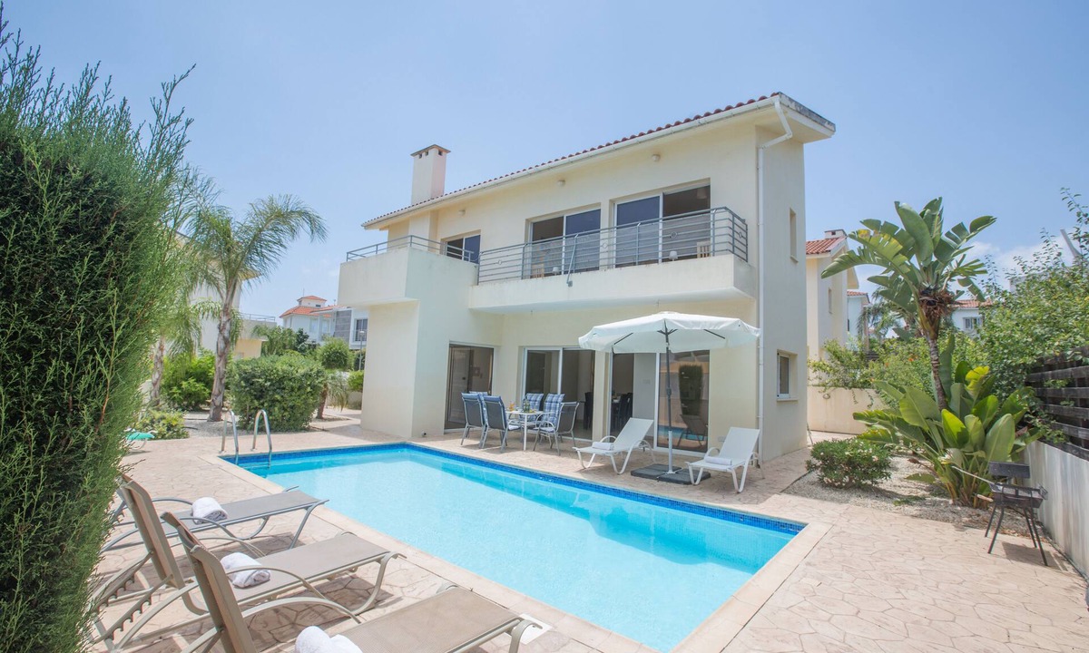 Protaras Apartment | Protaras Delfini Villa DV4 - a villa that sleeps 6 guests in 3 bedrooms