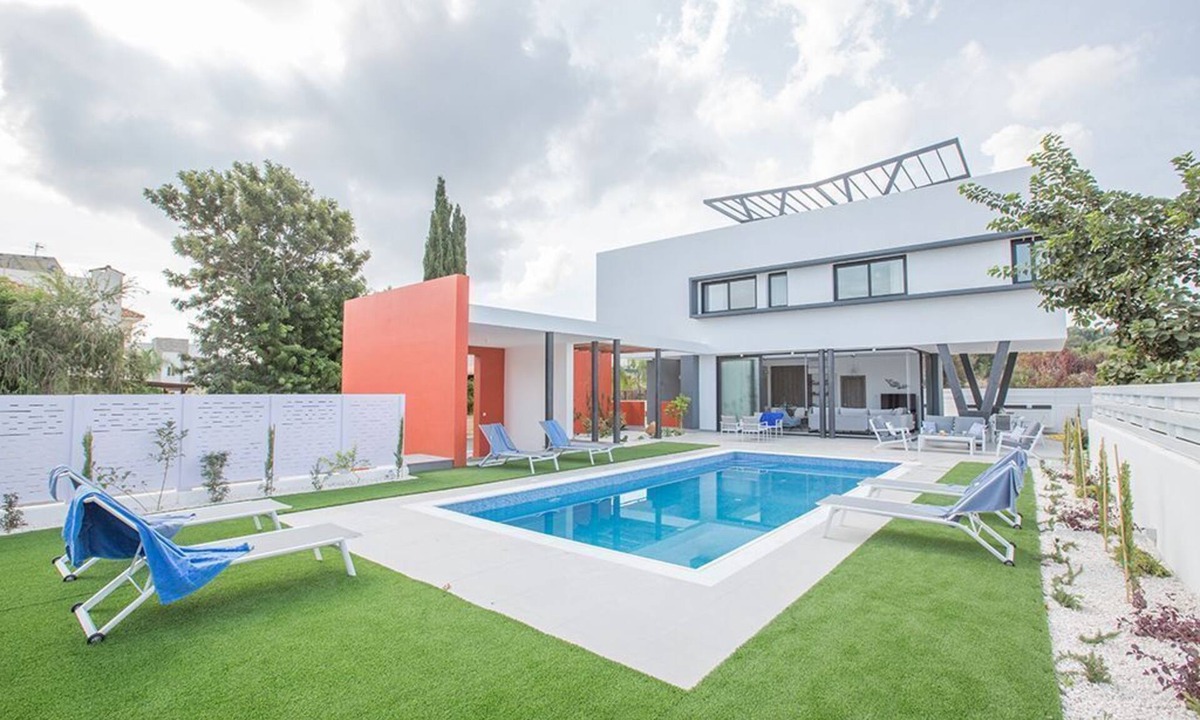 Protaras Villa | Protaras Holiday Villa CR5 - a villa that sleeps 6 guests in 3 bedrooms