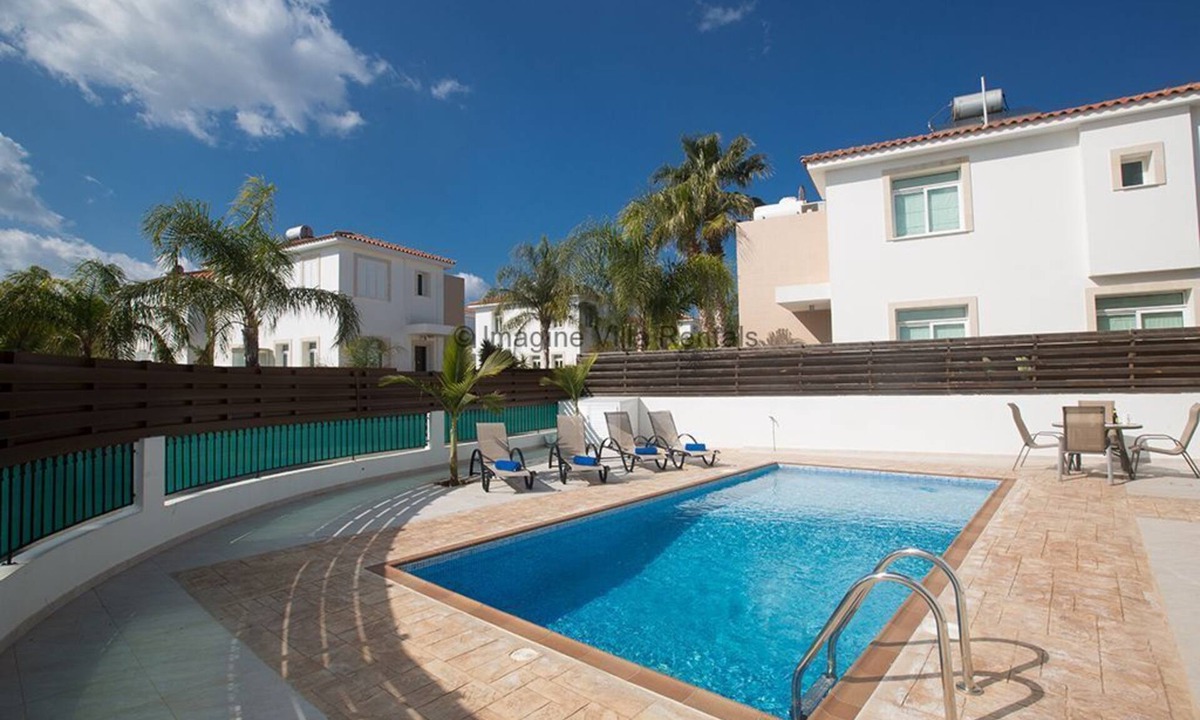 Protaras Villa | Protaras Mesogeios Villa ME25 - a villa that sleeps 6 guests in 3 bedrooms