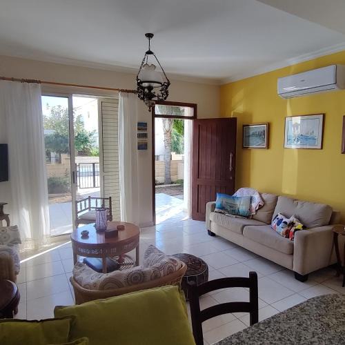 Pervolia House | Quiet holiday house near the beach