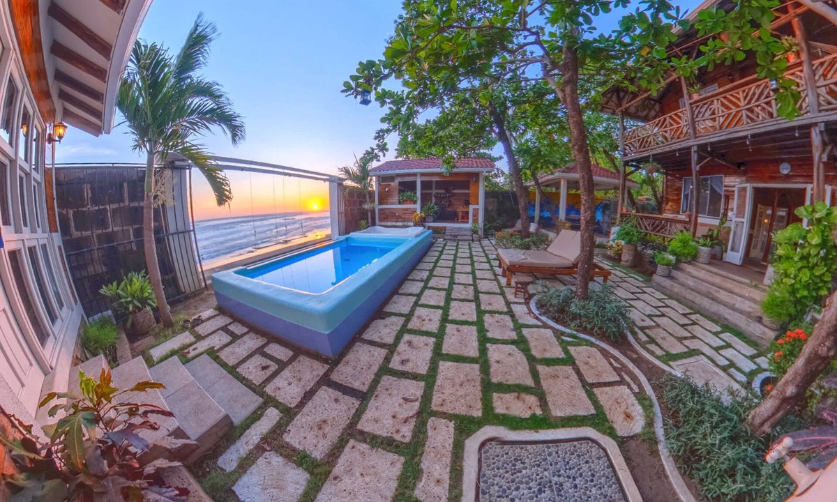 Pochomil House | Romantic Beachfront Casita w/Pool - AC - Sleeps 4