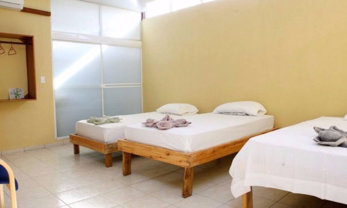 Managua Bed & Breakfast | ROOM 3-C - 3 SINGLE BEDS
