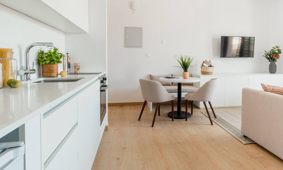 Historical Center Apartment | Sanders Armonta - Cute Studio w/ Balcony