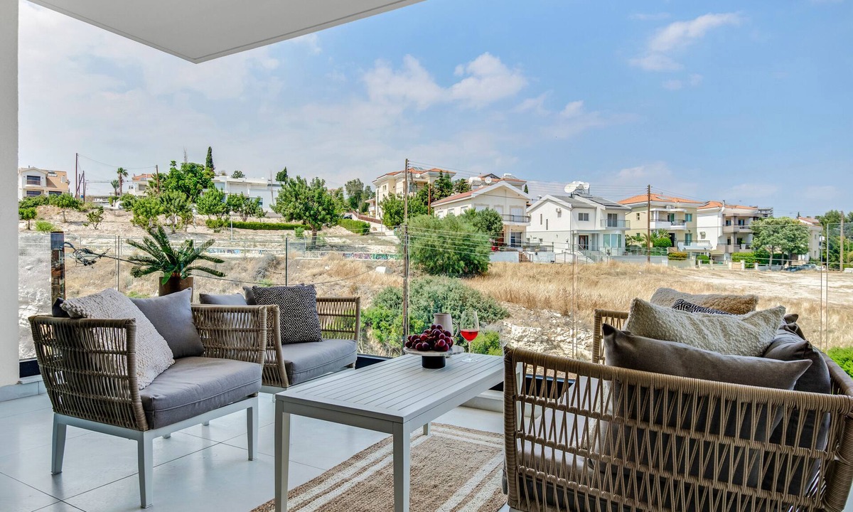 Agios Athanasios Apartment | Sanders Elgio - Pleasant 2-Bdr Apt w Balcony
