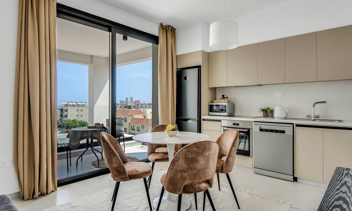 Agios Athanasios Apartment | Sanders Elgio - Adorable Studio with Balcony
