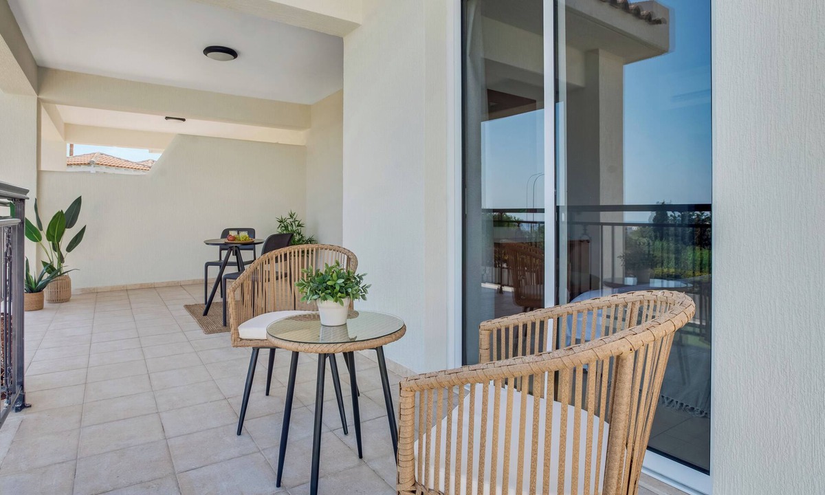 Chlorakas Apartment | Sanders Seaview - Comfy 1 Bdr Apt with Seaview