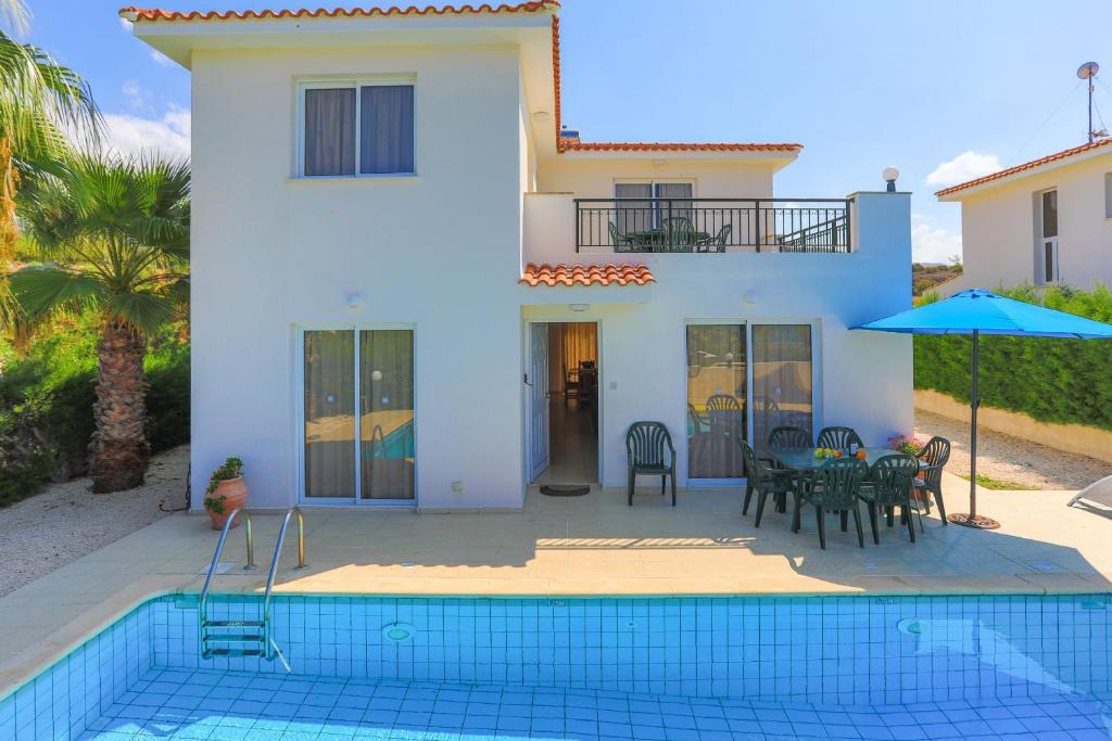 Argaka Villa | Sandy Coast Villa Petunia