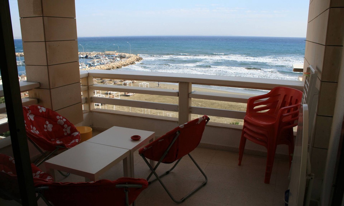 Larnaca Apartment | SEA VIEW APARTMENT ON MAKENZY BEACH,WIFI