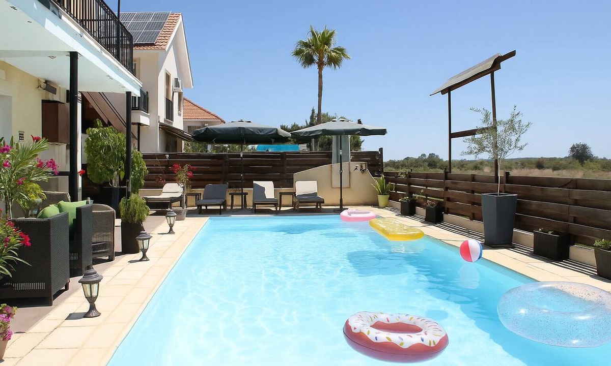 Oroklini Villa | Sea View Oasis: Private Room, Beach, Pool, Gym
