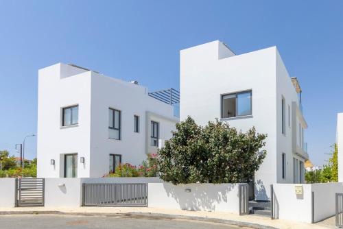 Kapparis House | Seaside Emerald