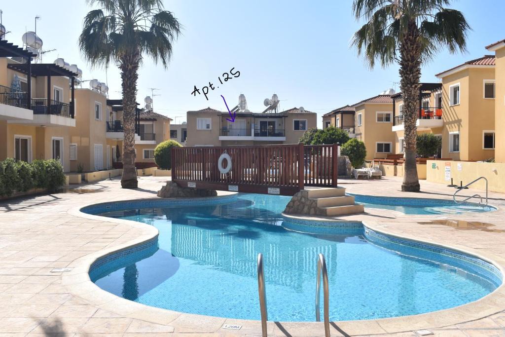 Universal Apartment | Sirena Sunrise Apartment 125