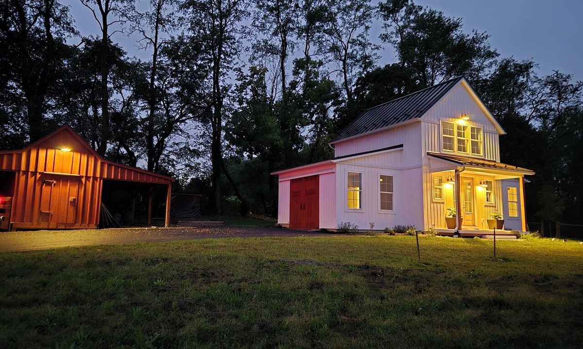 Elm Cottage | Spectacular 2BR/2BA private peaceful cottage - minutes from downtown Lititz.