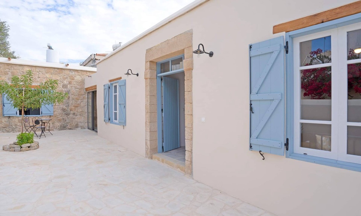 Old Town House | stonebuilt HiddenHouse