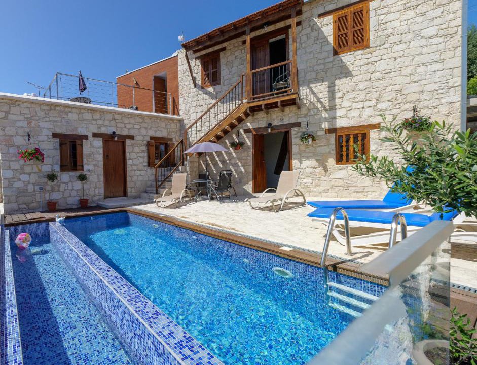 Kallepia Villa | Stonehouse with private swimming pool