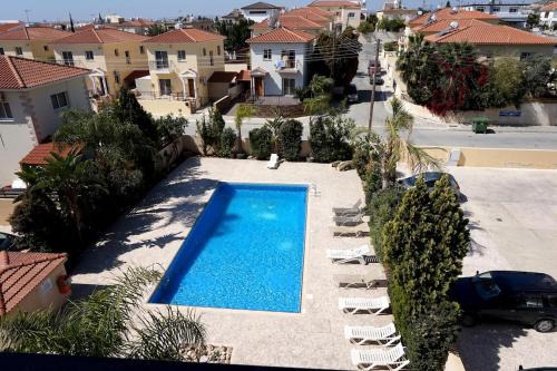 Oroklini Apartment | STOP! Book Now 3 Bedroom Large Apartment in Oroklini