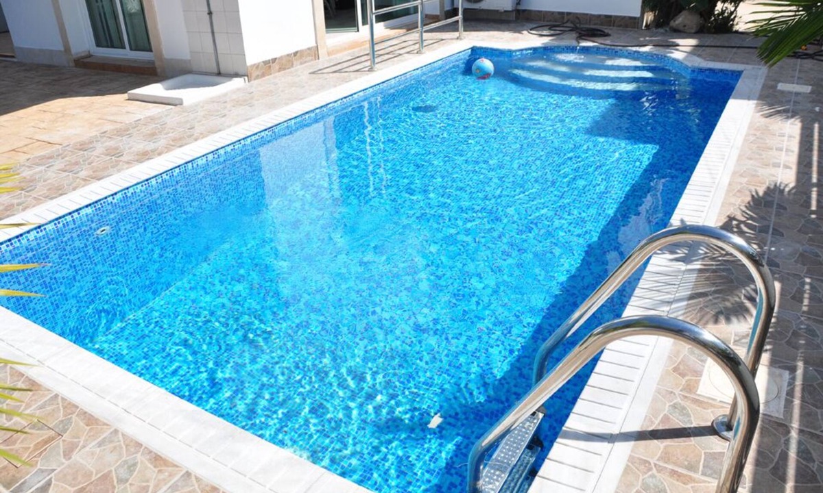 Pernera Villa | Stunning 3 Bed Villa with Pool, WIFI, mins to the beach & amenities