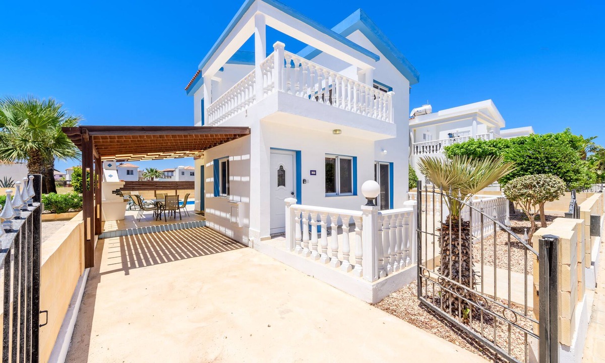 Ayia Thekla Villa | Stunning 3 bed villa with private pool