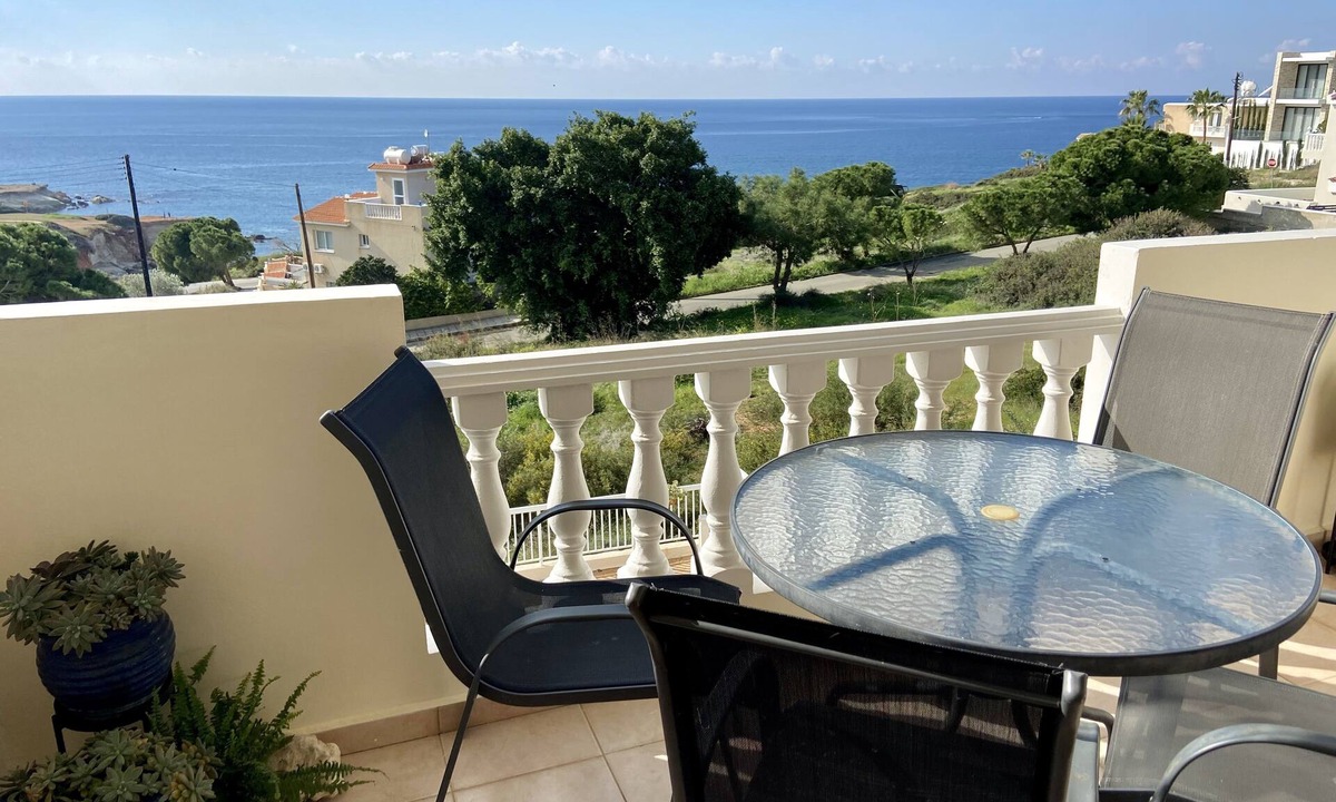 Sea Caves Apartment | Stunning Sea View Apartment in the Sea Caves