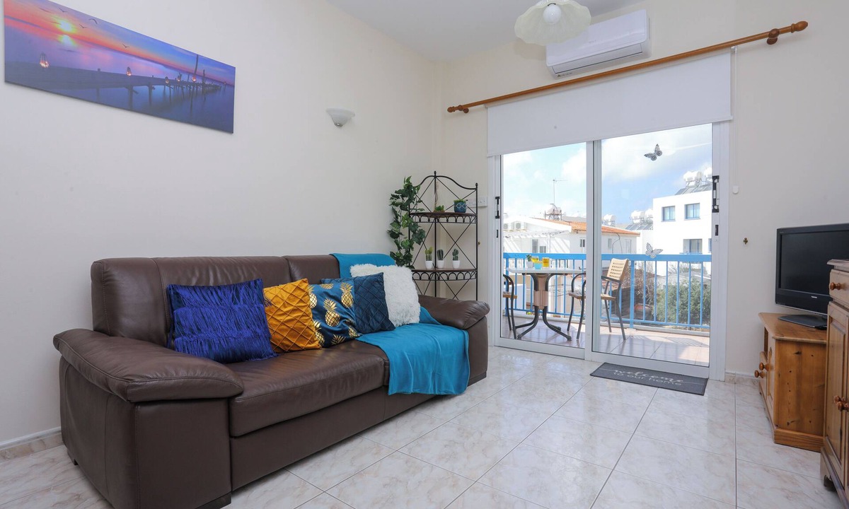 Universal Apartment | Stylish 2 Bed Apartment in Central Paphos, Close To Beach, Home From Home