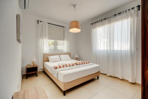 Kapparis Apartment | SunnyVillas: 2BR Mythical Apt*Swimming Pool*AK04