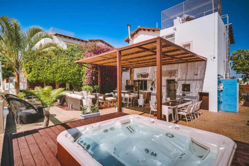 Cape Greko Villa | SunnyVillas: 4BR Villa☆Private Pool + Jacuzzi - Villa Amelie