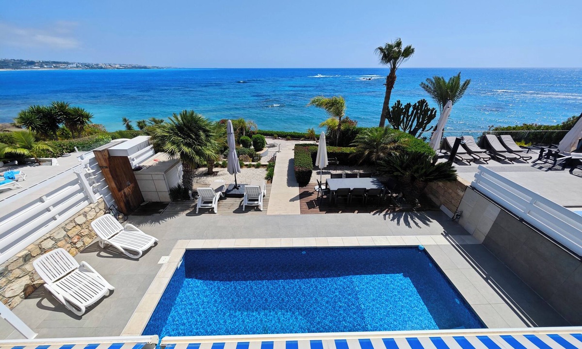 Pegeia Villa | SunResidence, 3 bed, first line, Coral bay